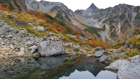 天狗池に映る槍ヶ岳