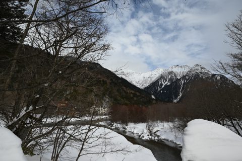冬の上高地・田代橋から穂高連峰