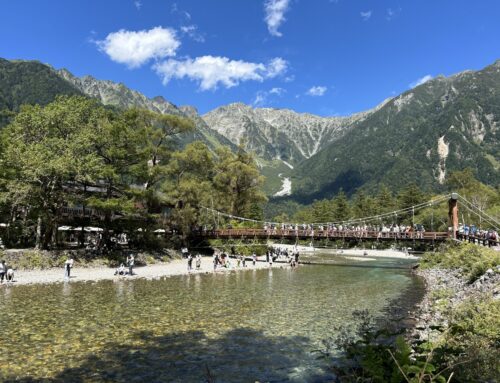 【2024秋の上高地観光】穂高連峰の秋の装い