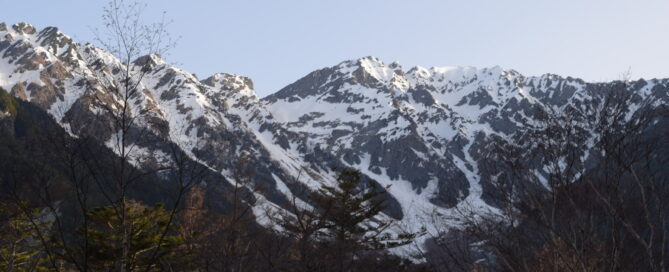 冠雪した穂高連峰