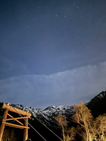 上高地で撮影した北斗七星と河童橋と穂高連峰