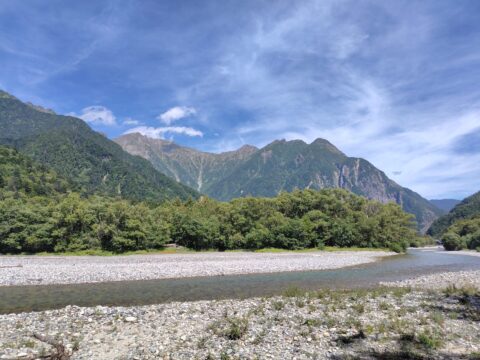 上高地・9月の穂高連峰と梓川