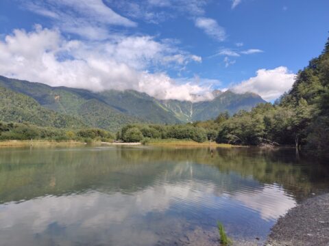 上高地の絶景ポイント・秋の大正池