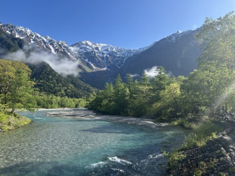 春の穂高と梓川