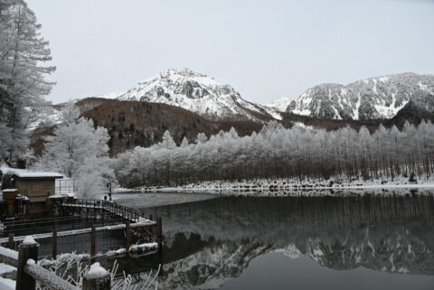 冬の上高地・大正池と焼岳