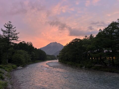 夕焼けの上高地