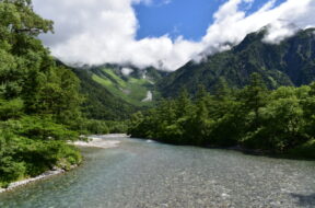 【夏の上高地】河童橋周辺の涼しいスポット3選｜徒歩で行ける清水川・風穴・小梨平
